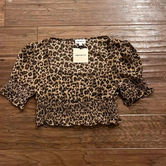 Superdown Lexi Smocked Crop Top in Leopard Size S - Picture 2 of 7